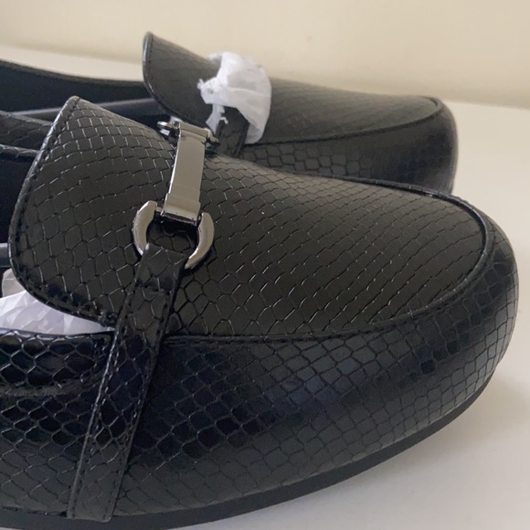 โ๏ธ CLOUDWALKERS Snakeskin Loafers ๐ - Picture 2 of 9